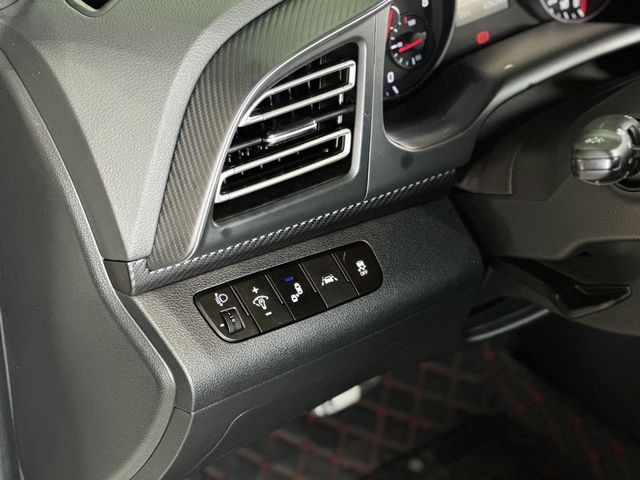 HYUNDAI現代 ELANTRA  第14張相片