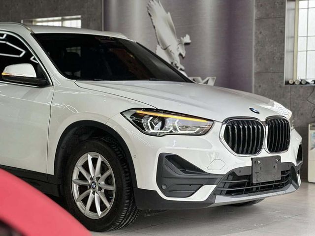 BMW寶馬 X1  第7張相片