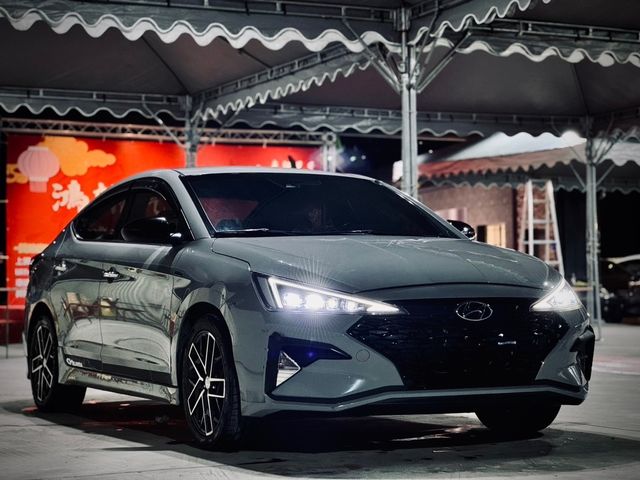 HYUNDAI現代 ELANTRA  第3張相片