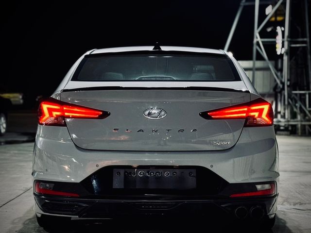 HYUNDAI現代 ELANTRA  第4張相片