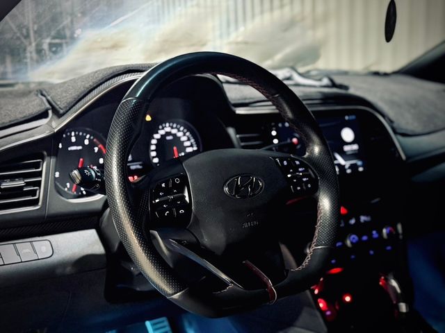 HYUNDAI現代 ELANTRA  第11張相片
