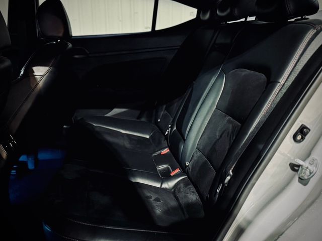 HYUNDAI現代 ELANTRA  第12張相片