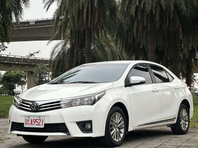 TOYOTA豐田 ALTIS  第1張相片