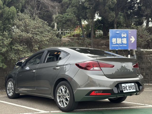 HYUNDAI現代 ELANTRA  第2張相片