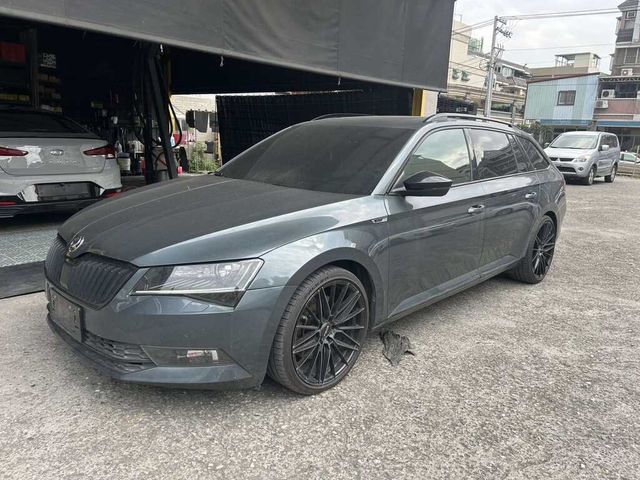 SKODA司科達 SUPERB COMBI  第4張相片