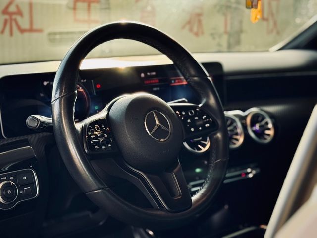 M-BENZ賓士 A180  第14張相片
