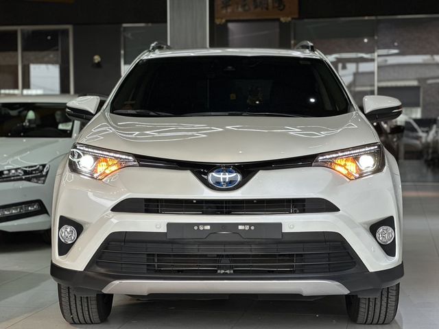 TOYOTA豐田 RAV4  第2張相片