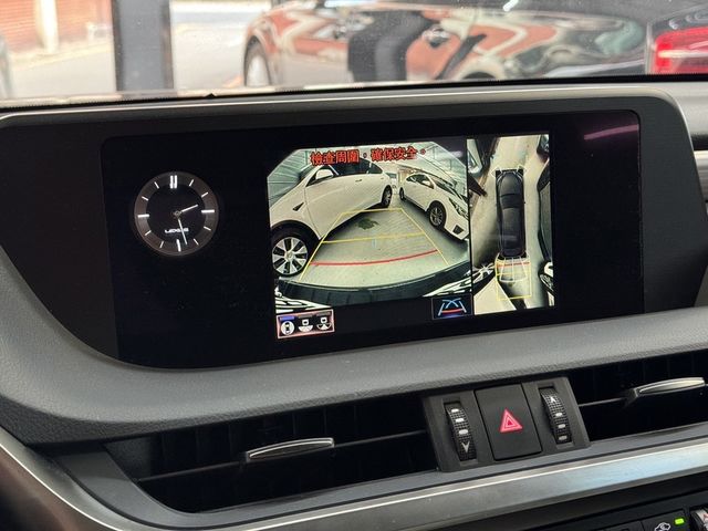 LEXUS凌志 ES250  第11張相片