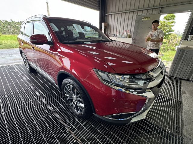 MITSUBISHI三菱 OUTLANDER  第3張相片