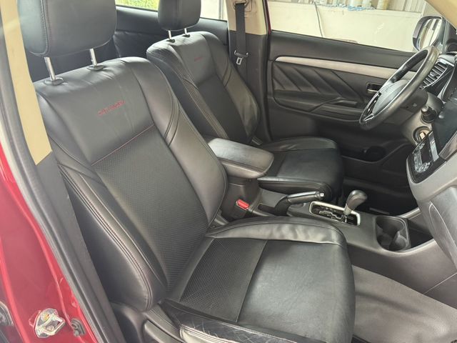 MITSUBISHI三菱 OUTLANDER  第5張相片