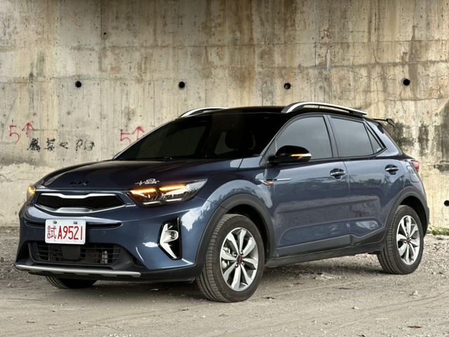 KIA起亞 STONIC  第1張相片