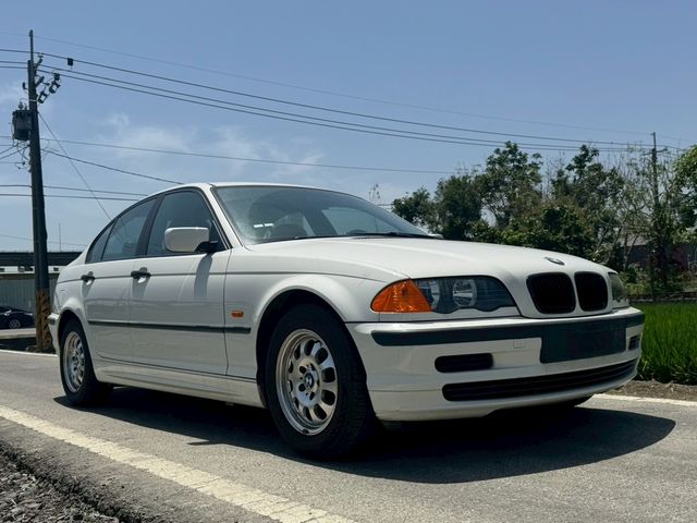 BMW寶馬 318IA  第6張相片