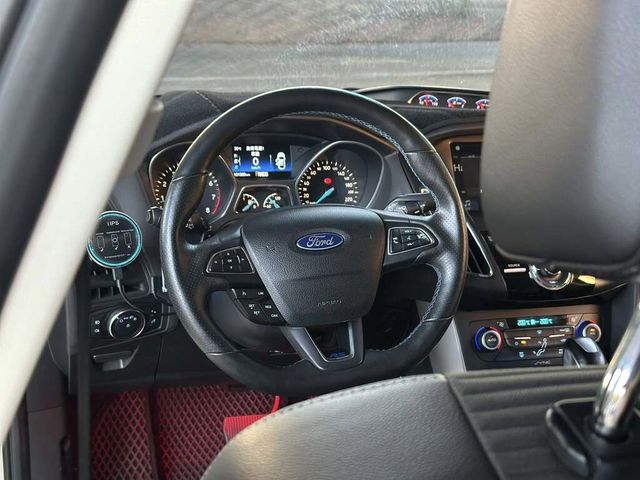 FORD福特 FOCUS  第8張相片