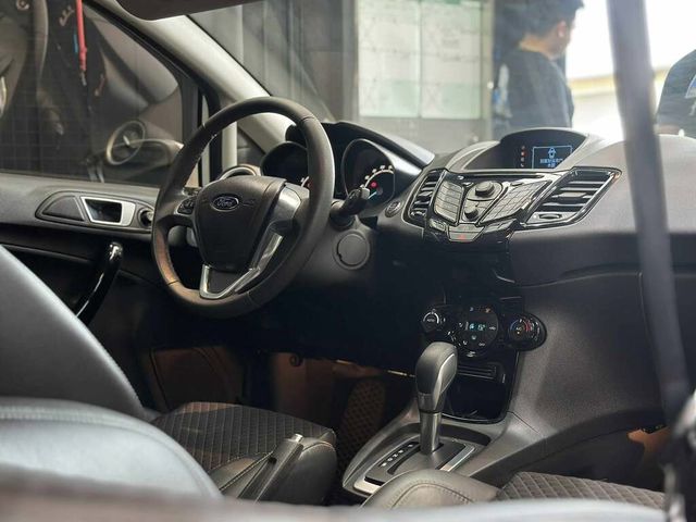 FORD福特 FIESTA  第7張相片