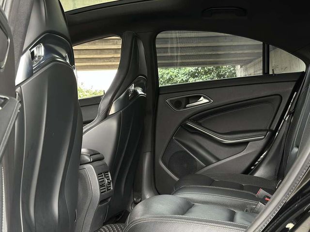 M-BENZ賓士 CLA45 AMG  第13張相片