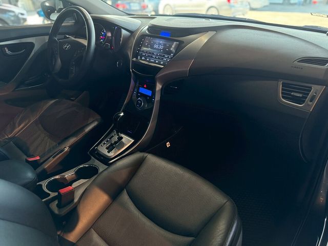 HYUNDAI現代 ELANTRA  第4張相片
