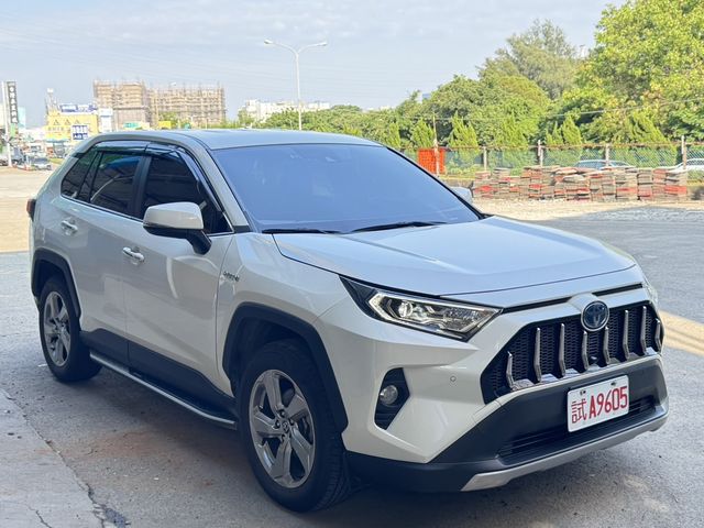 TOYOTA豐田 RAV4  第2張相片