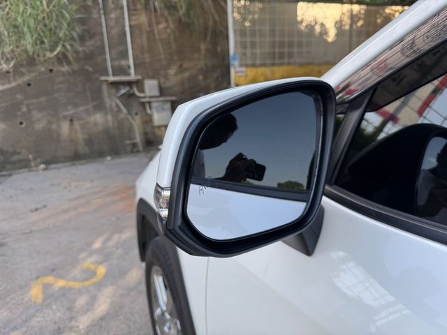 TOYOTA豐田 RAV4  第5張相片