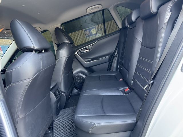 TOYOTA豐田 RAV4  第7張相片