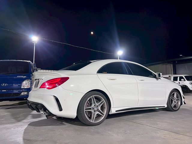 M-BENZ賓士 CLA250  第2張相片