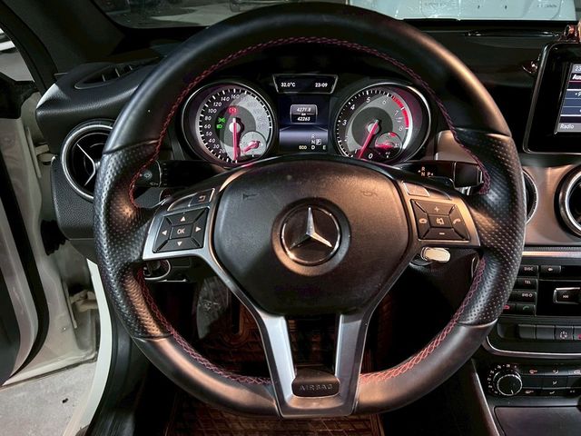 M-BENZ賓士 CLA250  第7張相片