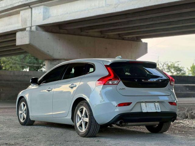 VOLVO富豪 V40  第4張相片