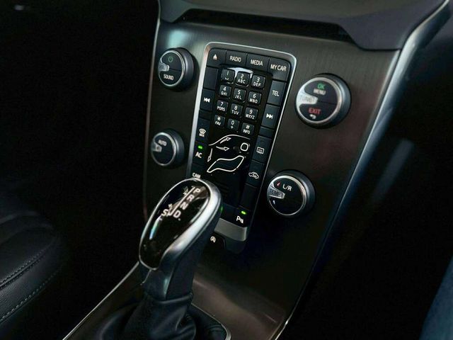 VOLVO富豪 V40  第12張相片