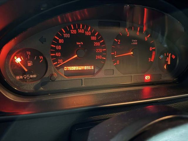 BMW寶馬 318IA  第6張相片