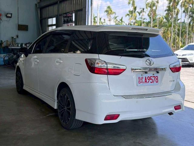 TOYOTA豐田 WISH  第2張相片