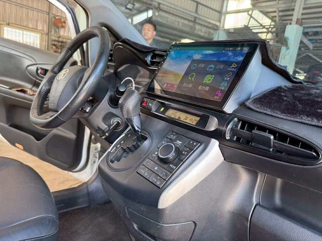 TOYOTA豐田 WISH  第3張相片