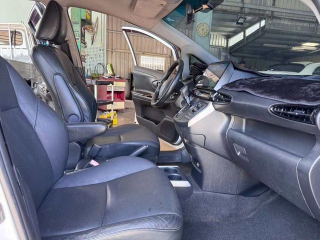 TOYOTA豐田 WISH  第4張相片