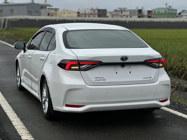 TOYOTA豐田 ALTIS  第2張相片