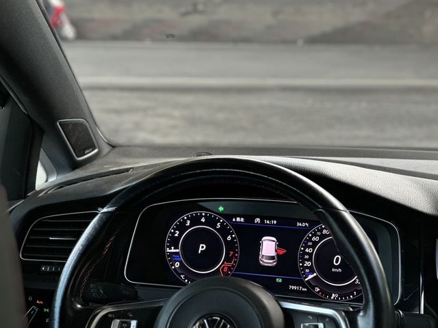VOLKSWAGEN福斯 GOLF GTI  第4張相片