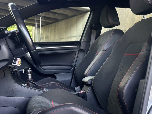 VOLKSWAGEN福斯 GOLF GTI  第7張相片