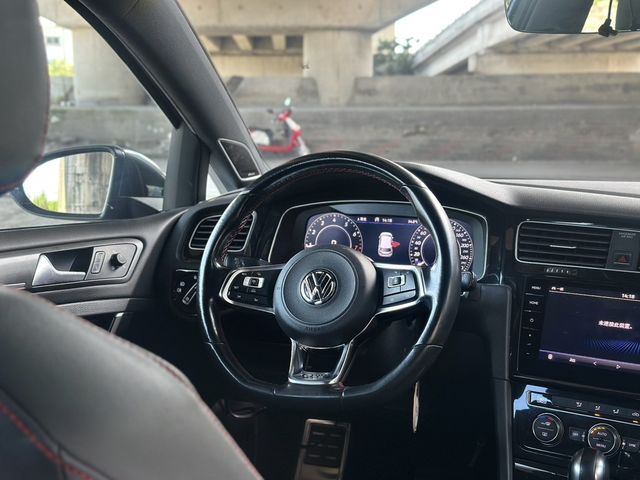 VOLKSWAGEN福斯 GOLF GTI  第8張相片