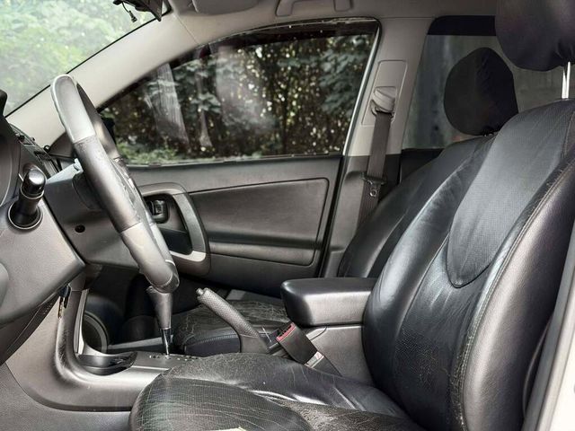 TOYOTA豐田 RAV4  第9張相片