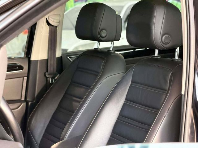 VOLKSWAGEN福斯 TOURAN  第8張相片