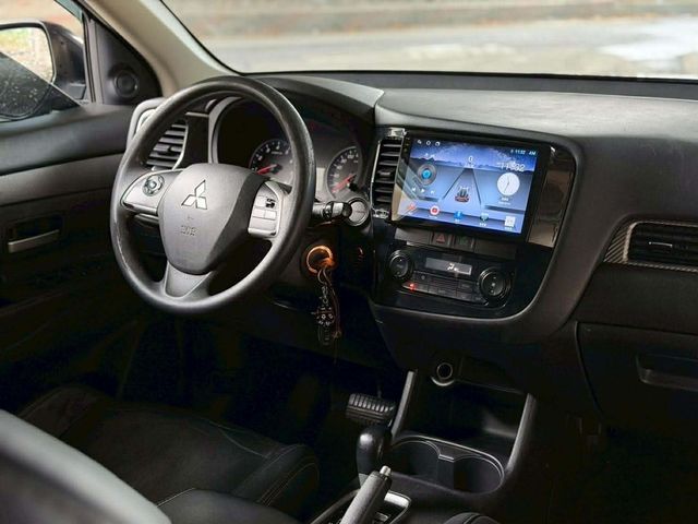 MITSUBISHI三菱 OUTLANDER  第3張相片