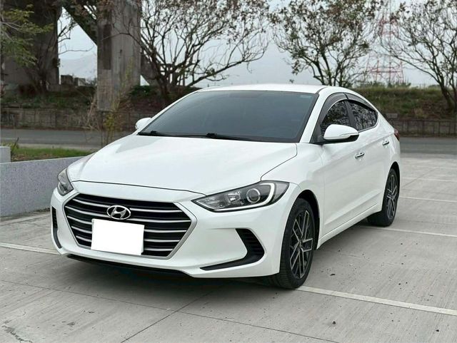 HYUNDAI現代 ELANTRA  第1張相片