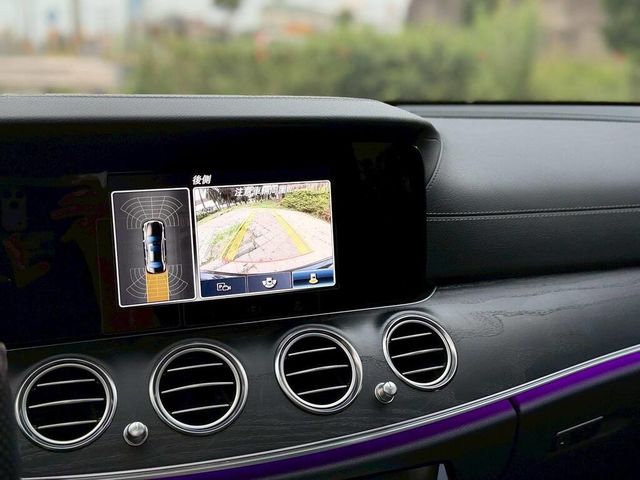 M-BENZ賓士 E200  第5張相片