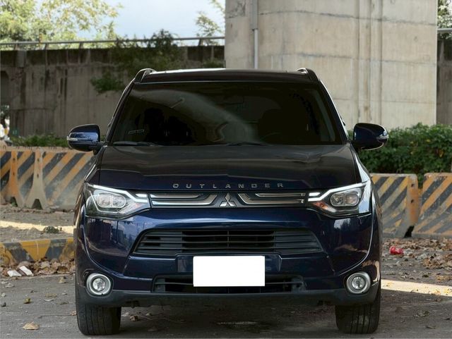 MITSUBISHI三菱 OUTLANDER  第3張相片