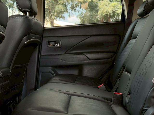 MITSUBISHI三菱 OUTLANDER  第5張相片