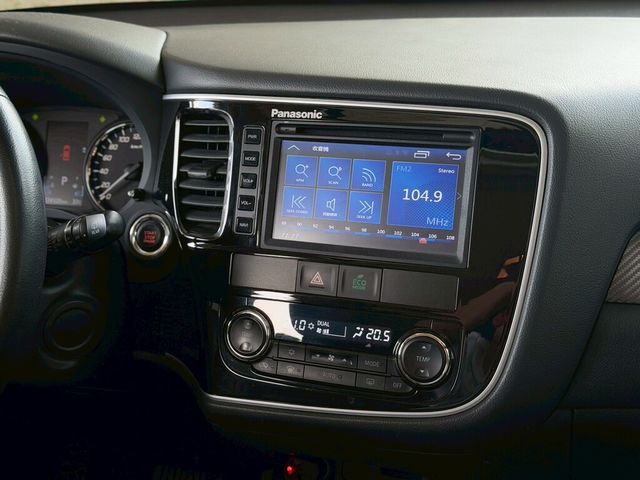 MITSUBISHI三菱 OUTLANDER  第8張相片