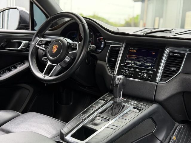 PORSCHE保時捷 MACAN  第4張相片