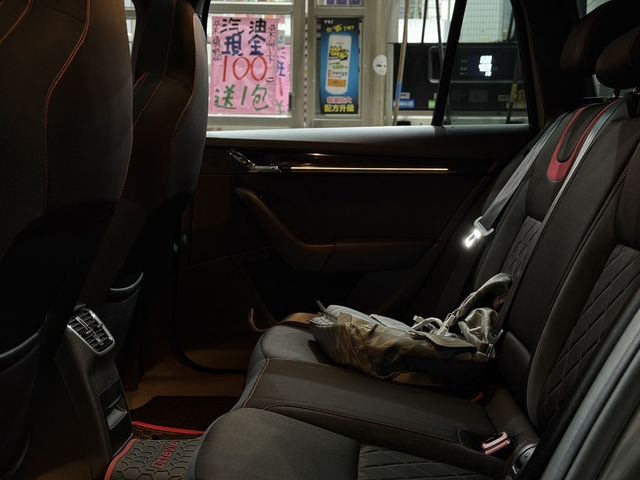 SKODA司科達 OCTAVIA COMBI  第5張相片