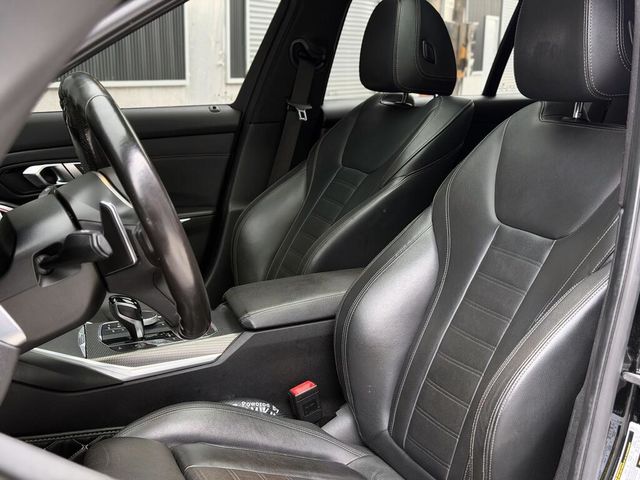 BMW寶馬 330I  第8張相片