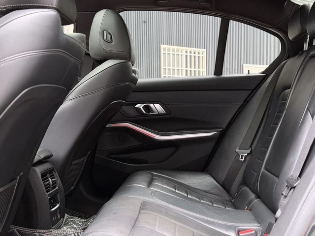 BMW寶馬 330I  第9張相片