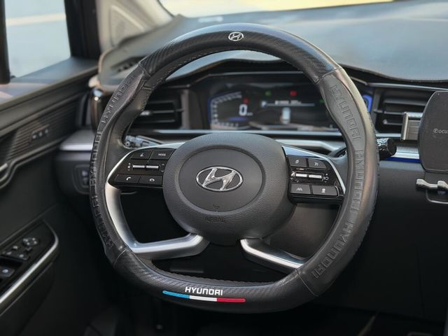 HYUNDAI現代 CUSTIN  第4張相片