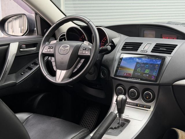 MAZDA馬自達 MAZDA 3  第3張相片