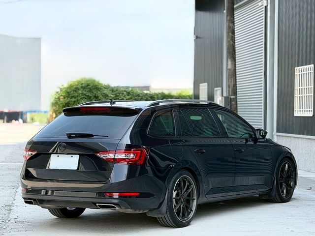 SKODA司科達 SUPERB COMBI  第2張相片